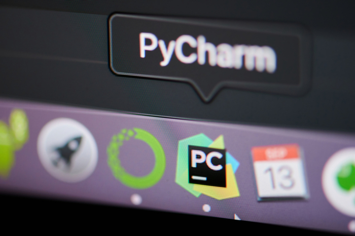 我应该使用 PyCharm 进行 Python 编程吗? | w3schools 中文网